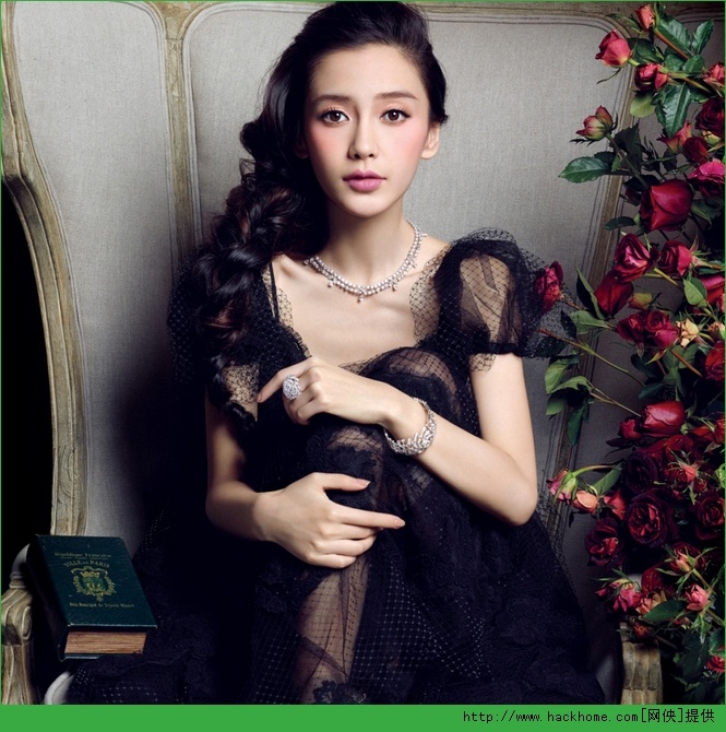 《黄晓明女朋友Angelababy杨颖封面图片》Angelababy,中文名杨颖,1989年2月28日出生于上海带有四分之一德国血统,杨颖、刘诗诗、杨幂、倪妮四位女星当选为新一代四小花旦在2009年主演电影《全城热恋》而爆红,后来在《狄仁杰之神都龙王》影片中担任女主角,演绎的角色也越来越多,她也是是演员黄晓明的正牌女友,现在小编收集到Angelababy封面写真图片六张贡献给大家~